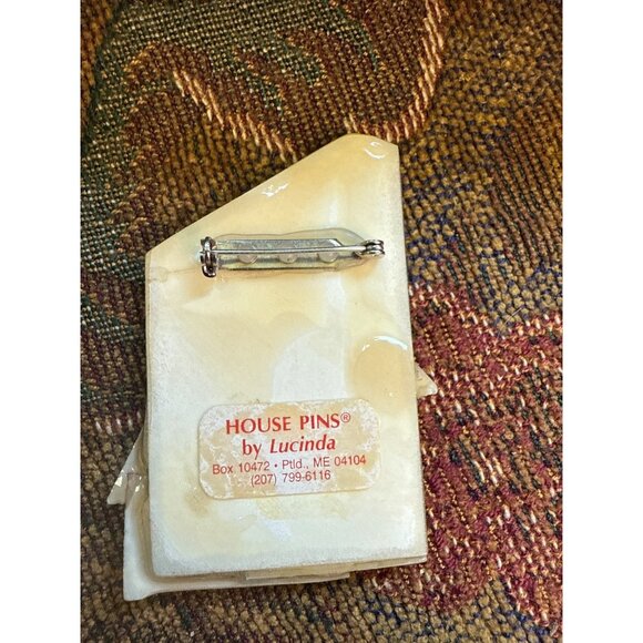 Lucinda House Pin Moon & Heart Design - Picture 2 of 2